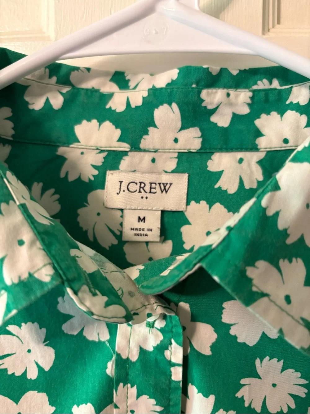 J.Crew Sleeveless Cotton Poplin Shirt in Signature Fit Kelly Green Daisy